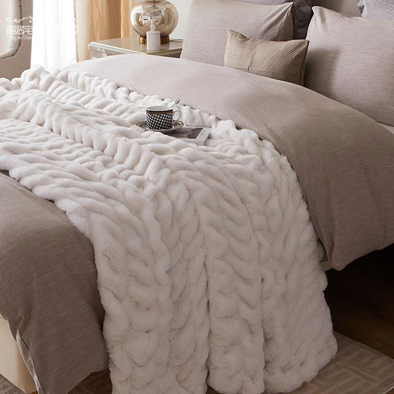 Lola Blanket Style Fluffy & Cozy Blanket
